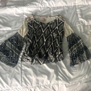 Cute flowy long sleeve shirt